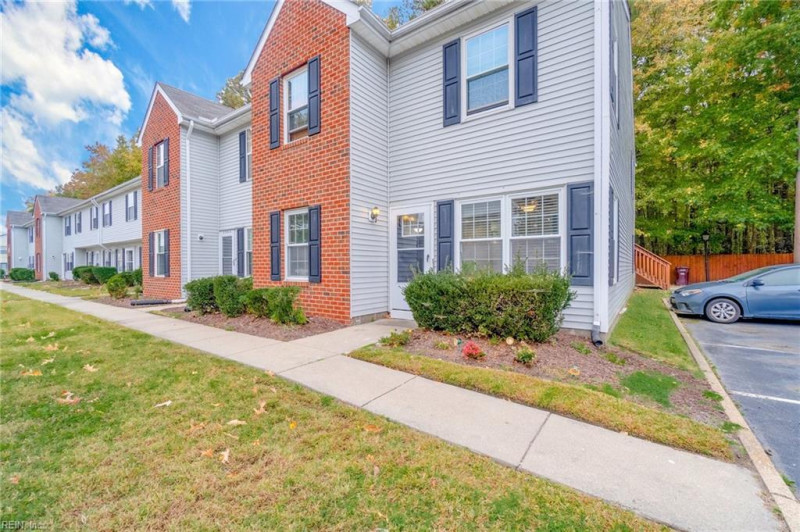 Photo 3 of 27 residential for sale in Chesapeake virginia Photo 3 of 27 residential for sale in Chesapeake virginia