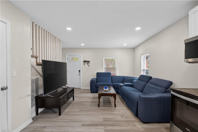 Photo 11 of 24 residential for sale in Norfolk virginia