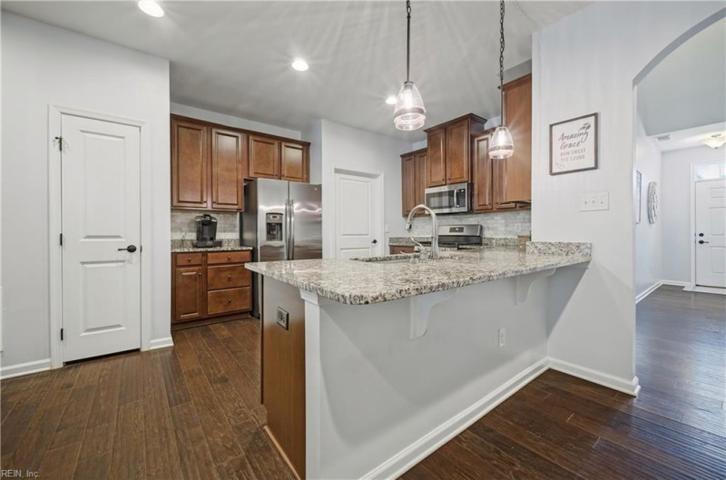 Photo 14 of 42 residential for sale in York County virginia