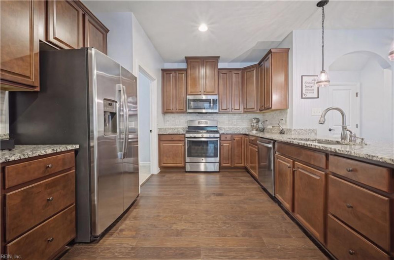 Photo 15 of 42 residential for sale in York County virginia