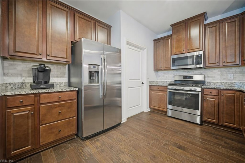 Photo 16 of 42 residential for sale in York County virginia