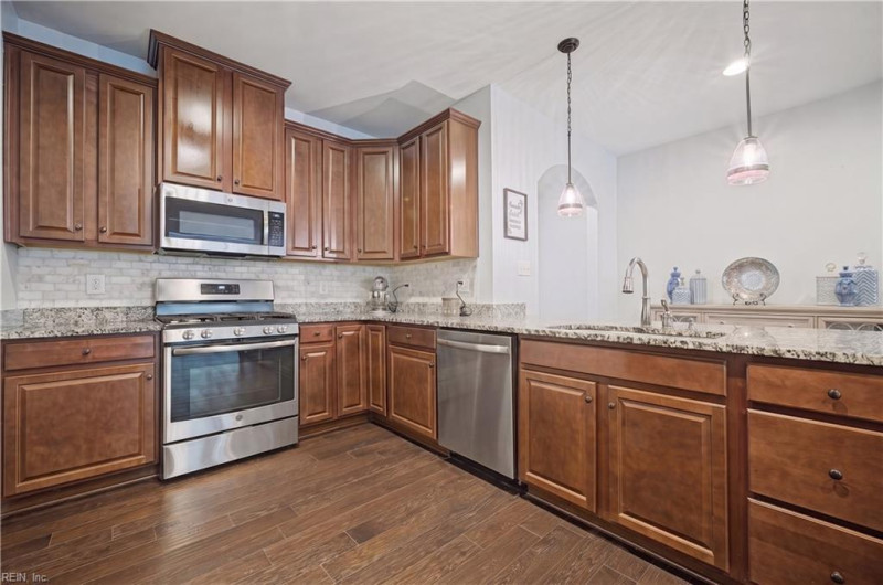 Photo 17 of 42 residential for sale in York County virginia