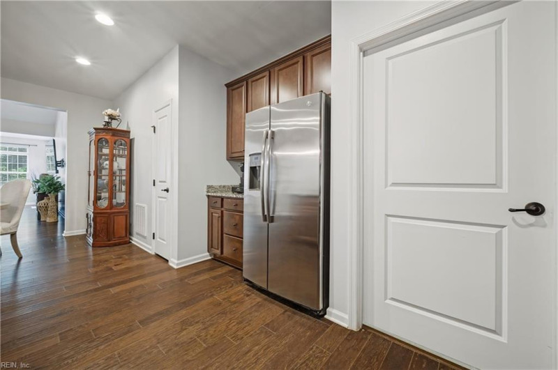 Photo 19 of 42 residential for sale in York County virginia
