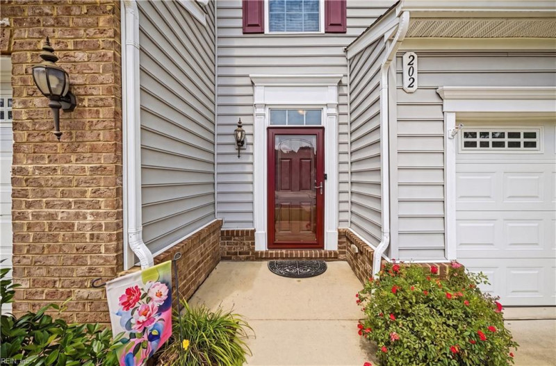 Photo 3 of 42 residential for sale in York County virginia