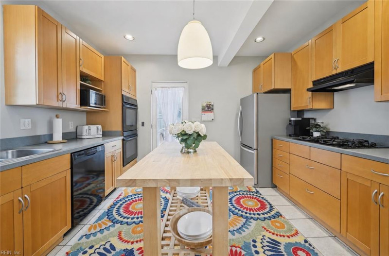 Photo 13 of 38 residential for sale in Norfolk virginia