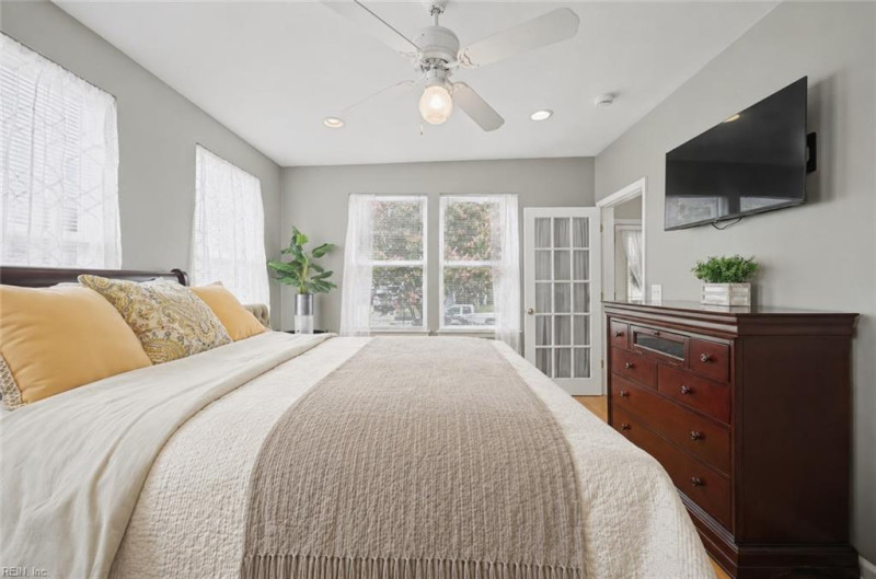 Photo 14 of 38 residential for sale in Norfolk virginia