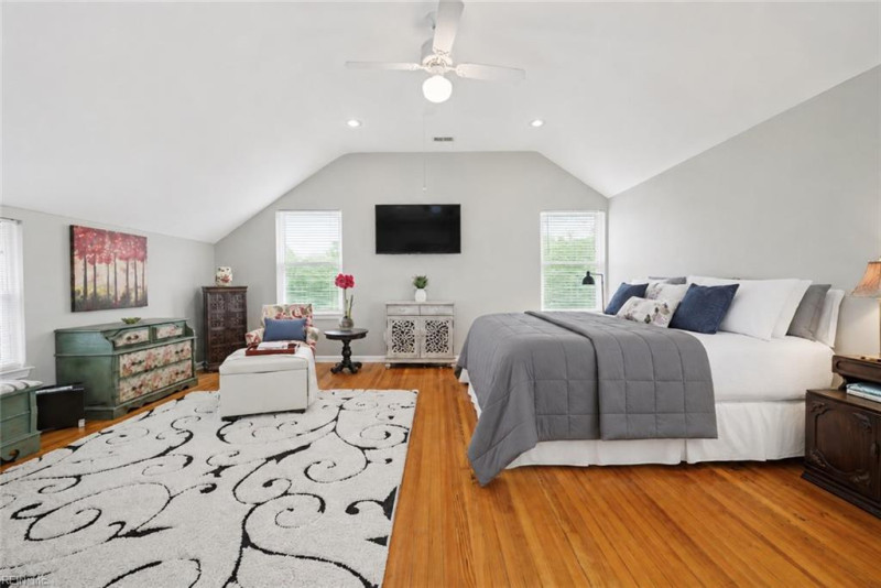 Photo 17 of 38 residential for sale in Norfolk virginia