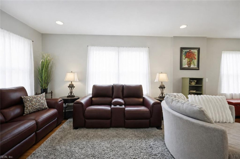Photo 5 of 38 residential for sale in Norfolk virginia