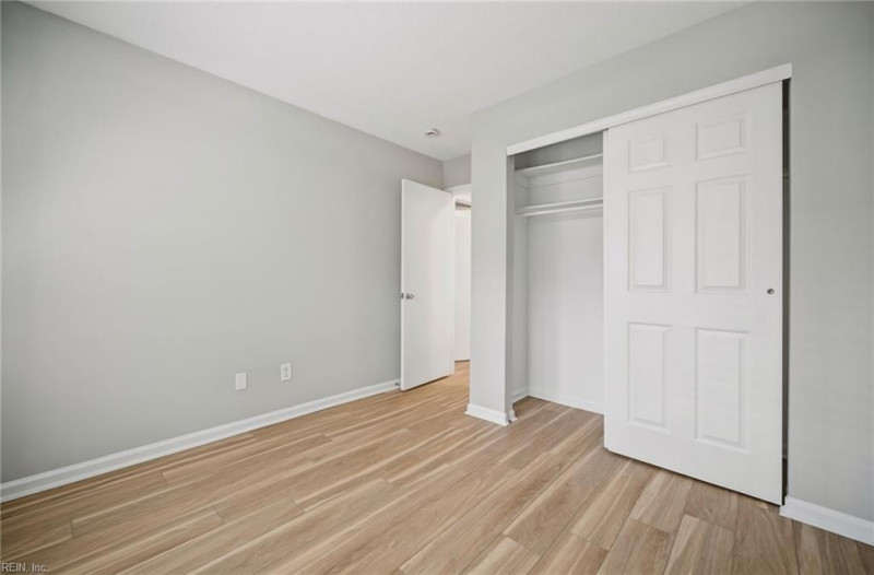 Photo 10 of 17 residential for sale in Chesapeake virginia