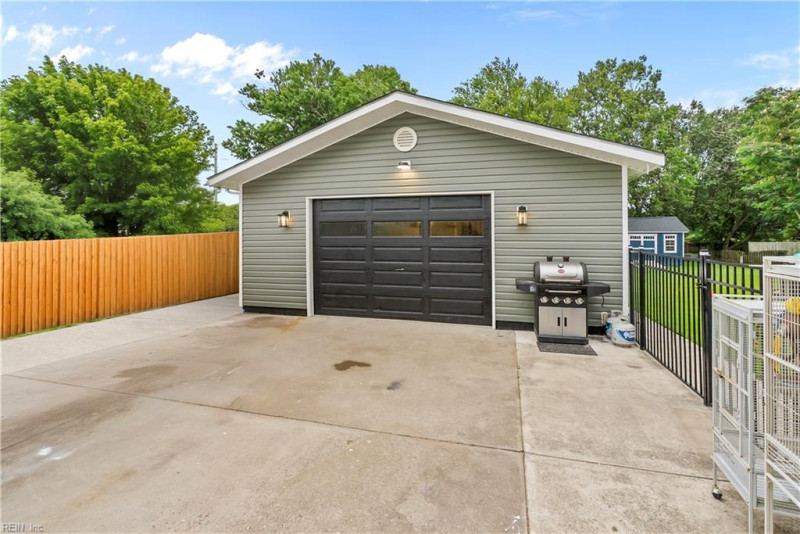 Photo 33 of 45 residential for sale in Chesapeake virginia Photo 33 of 45 residential for sale in Chesapeake virginia