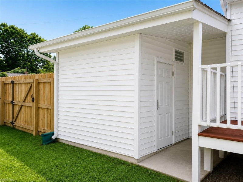 Photo 17 of 20 residential for sale in Hampton virginia