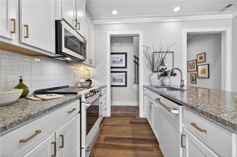 Photo 11 of 33 residential for sale in Williamsburg virginia