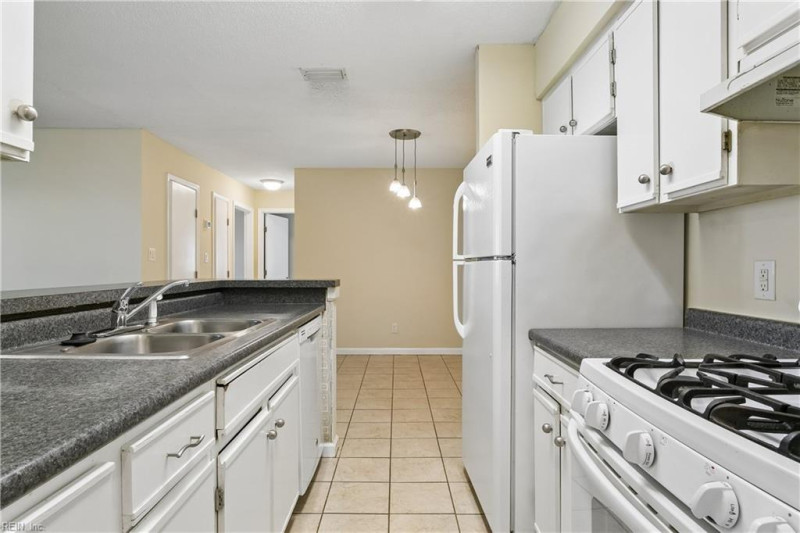 Photo 10 of 21 residential for sale in Newport News virginia