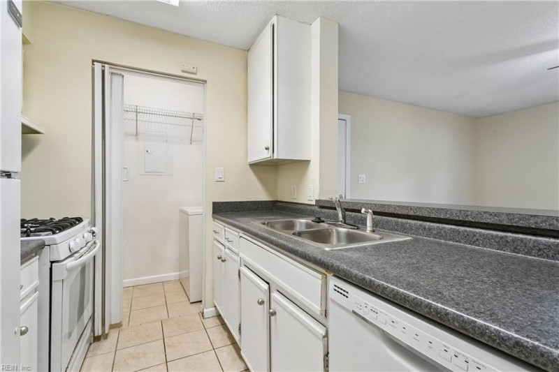 Photo 9 of 21 residential for sale in Newport News virginia