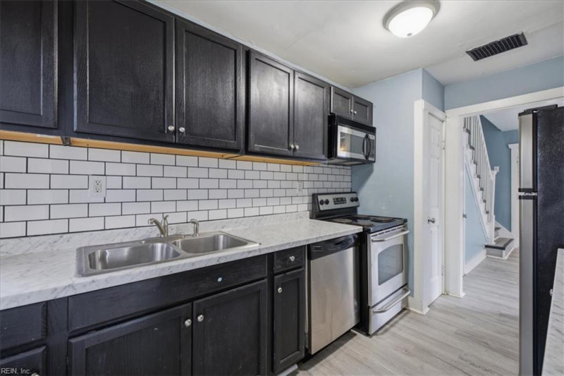 Photo 12 of 25 residential for sale in Portsmouth virginia
