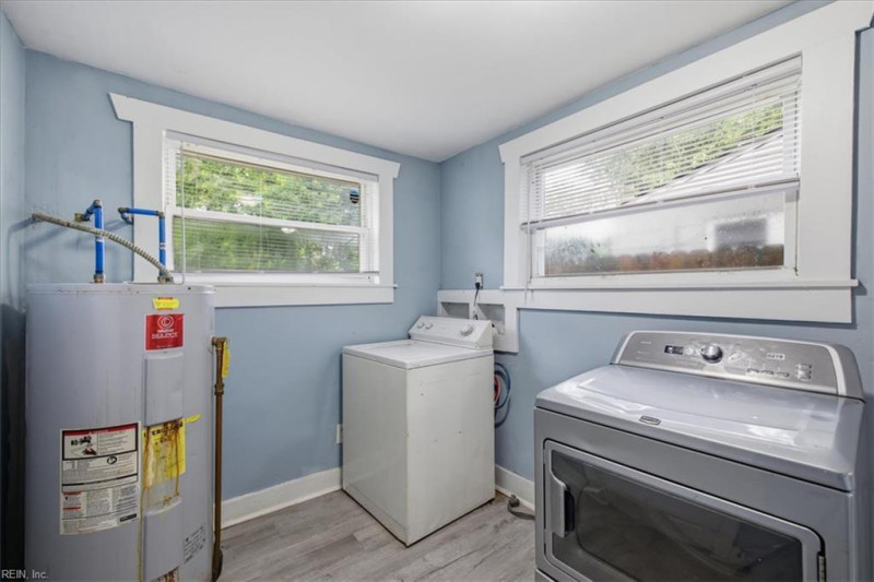 Photo 15 of 25 residential for sale in Portsmouth virginia