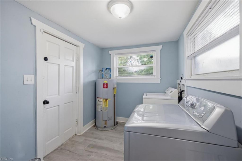 Photo 16 of 25 residential for sale in Portsmouth virginia