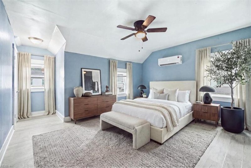 Photo 19 of 25 residential for sale in Portsmouth virginia