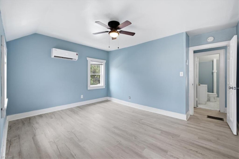 Photo 20 of 25 residential for sale in Portsmouth virginia