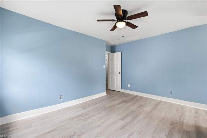 Photo 21 of 25 residential for sale in Portsmouth virginia
