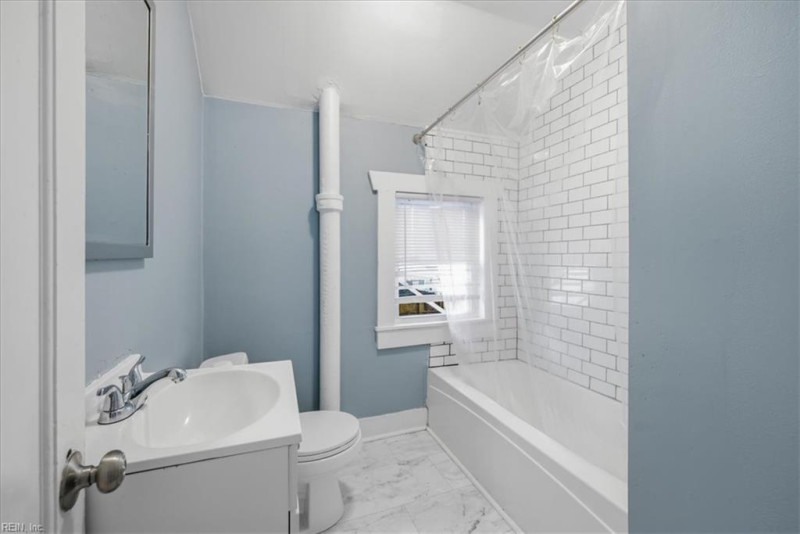 Photo 22 of 25 residential for sale in Portsmouth virginia