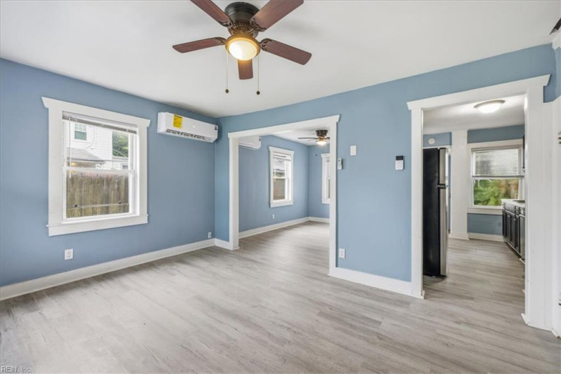 Photo 4 of 25 residential for sale in Portsmouth virginia