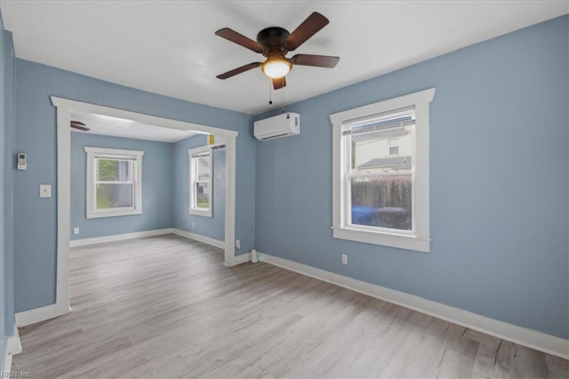 Photo 6 of 25 residential for sale in Portsmouth virginia