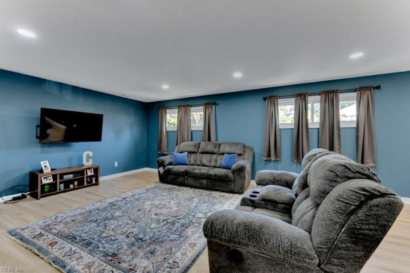 Photo 14 of 35 residential for sale in Norfolk virginia