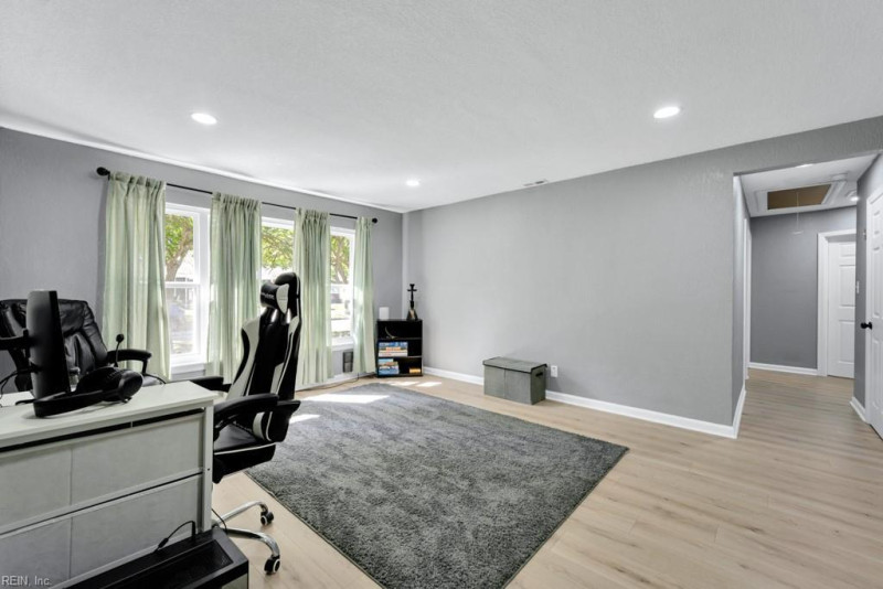 Photo 5 of 35 residential for sale in Norfolk virginia