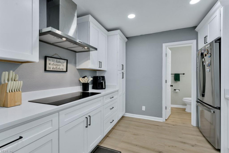 Photo 7 of 35 residential for sale in Norfolk virginia