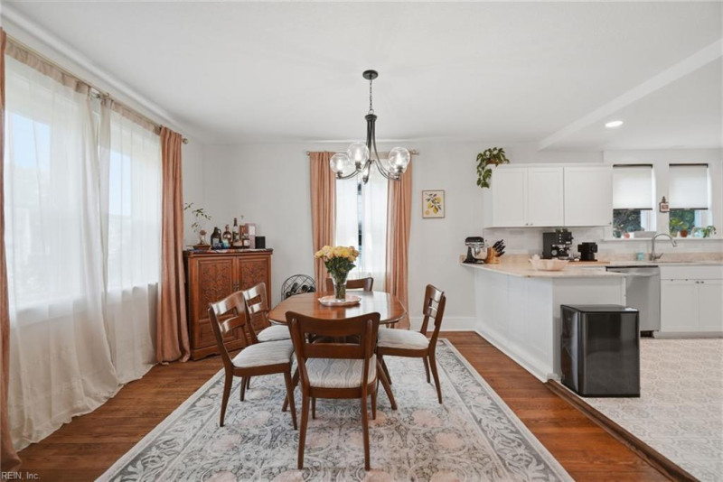 Photo 18 of 50 residential for sale in Portsmouth virginia