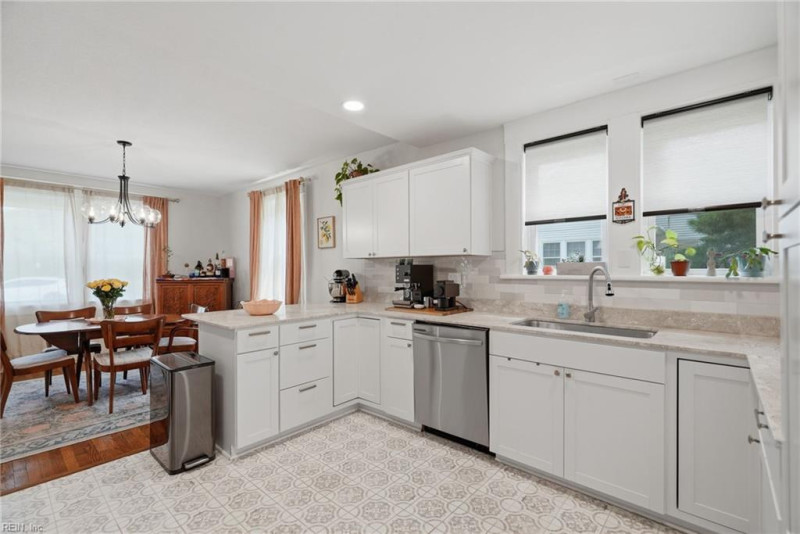 Photo 23 of 50 residential for sale in Portsmouth virginia