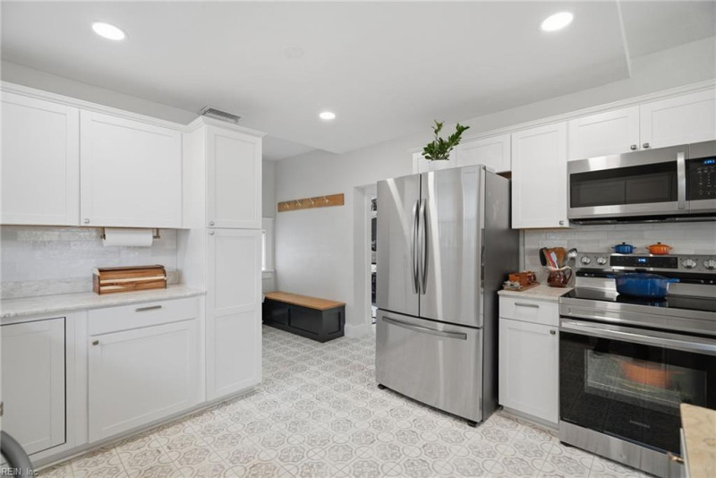 Photo 25 of 50 residential for sale in Portsmouth virginia