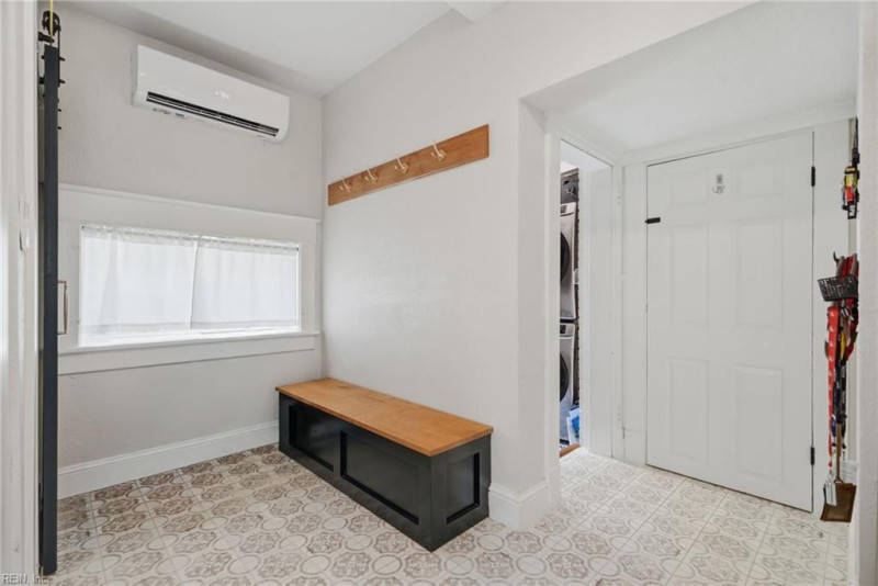 Photo 29 of 50 residential for sale in Portsmouth virginia