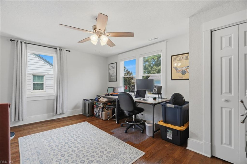 Photo 34 of 50 residential for sale in Portsmouth virginia