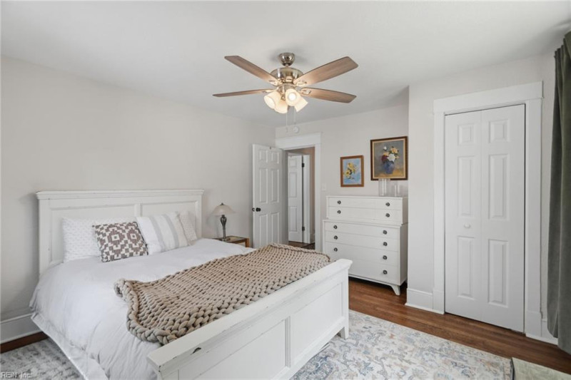 Photo 38 of 50 residential for sale in Portsmouth virginia