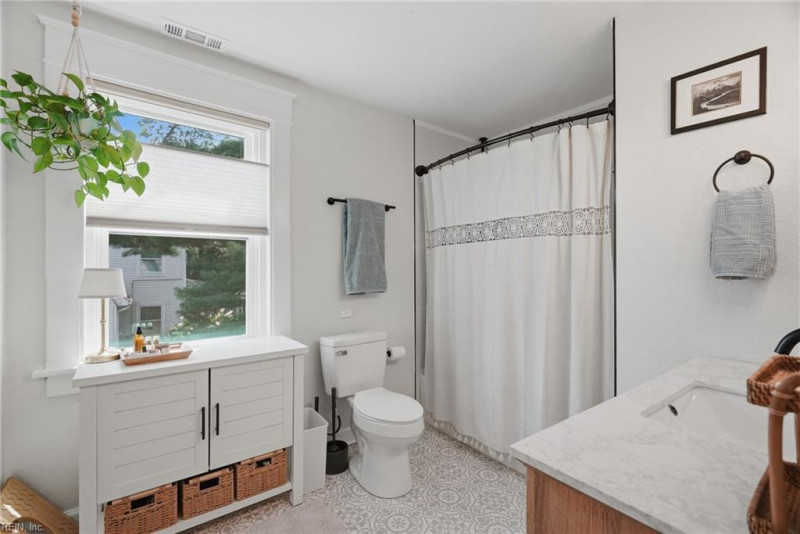 Photo 42 of 50 residential for sale in Portsmouth virginia