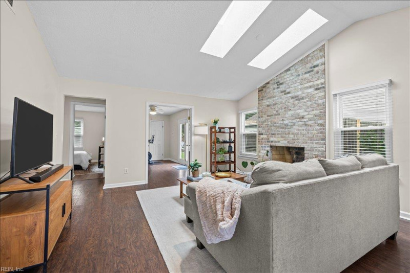 Photo 11 of 26 residential for sale in Virginia Beach virginia