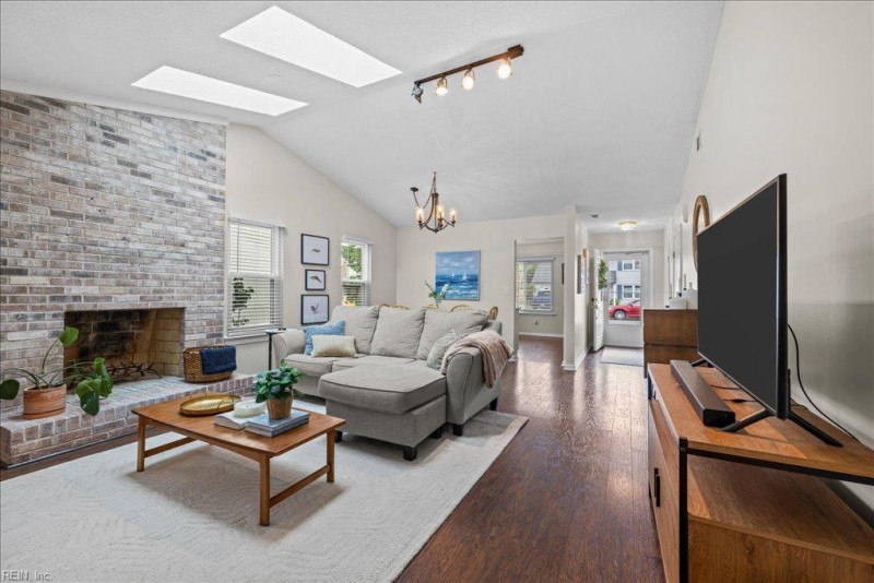 Photo 13 of 26 residential for sale in Virginia Beach virginia