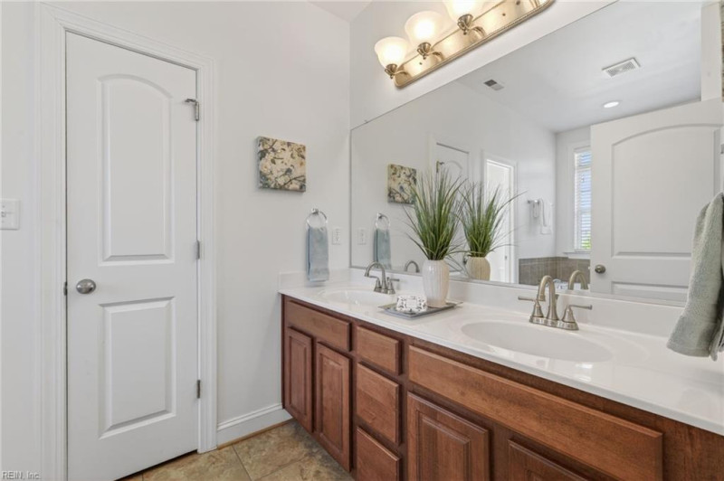 Photo 3 of 32 residential for sale in Chesapeake virginia Photo 3 of 32 residential for sale in Chesapeake virginia