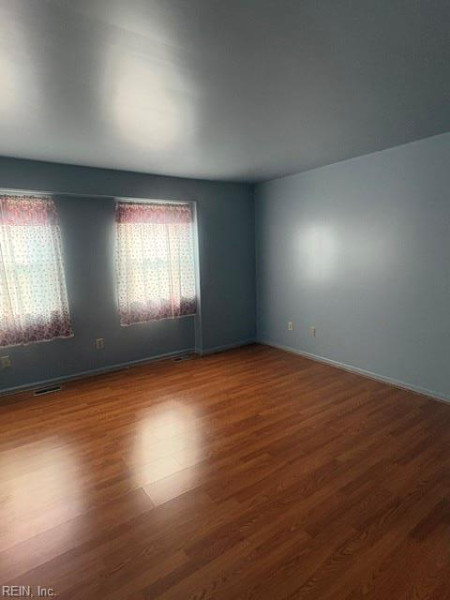 Photo 6 of 26 residential for sale in Newport News virginia