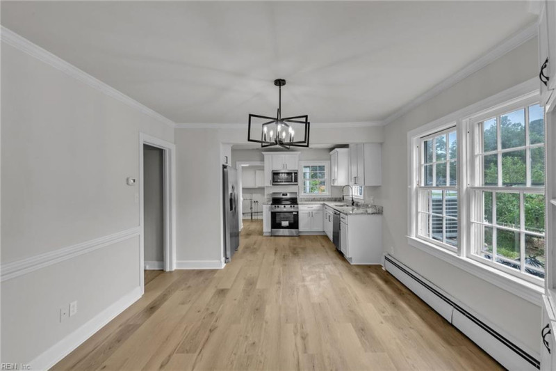 Photo 11 of 30 residential for sale in Poquoson virginia