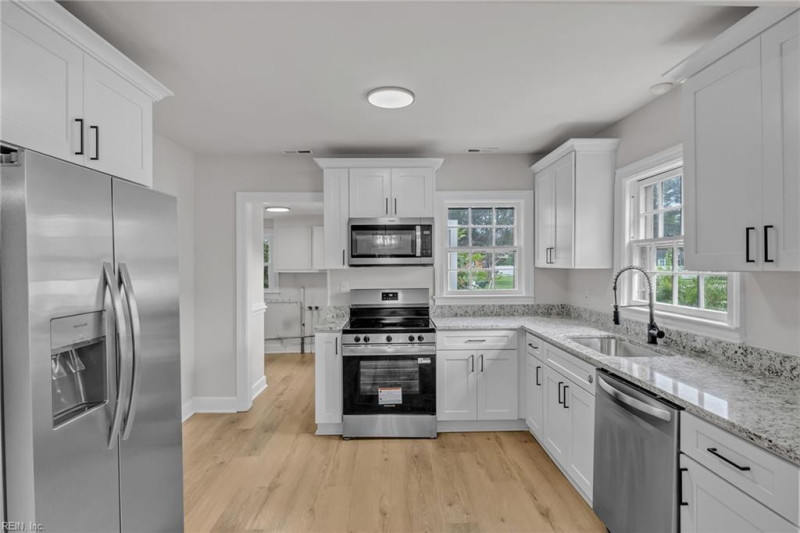 Photo 12 of 30 residential for sale in Poquoson virginia