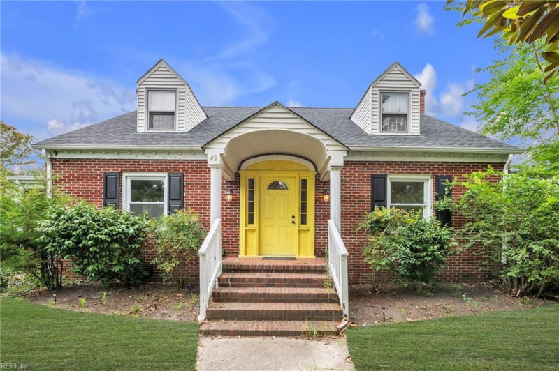 Photo 4 of 30 residential for sale in Poquoson virginia