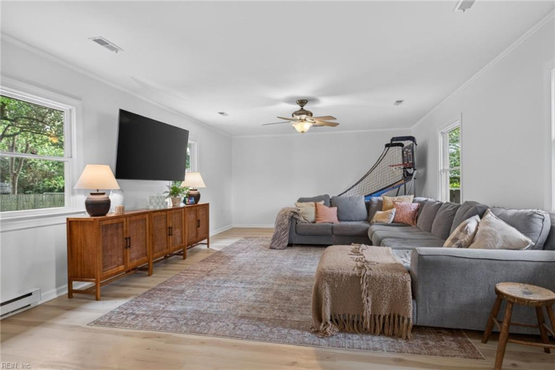 Photo 11 of 44 residential for sale in Hampton virginia