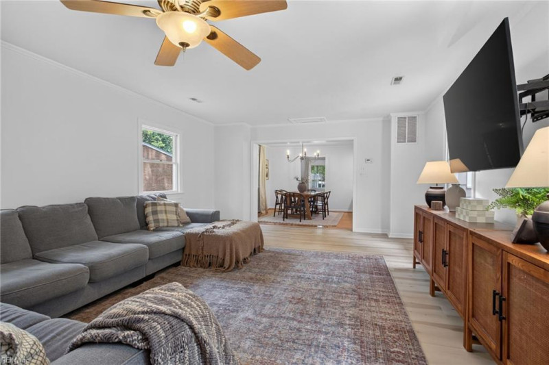 Photo 12 of 44 residential for sale in Hampton virginia