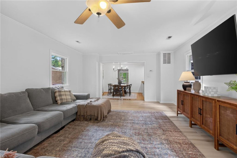 Photo 13 of 44 residential for sale in Hampton virginia