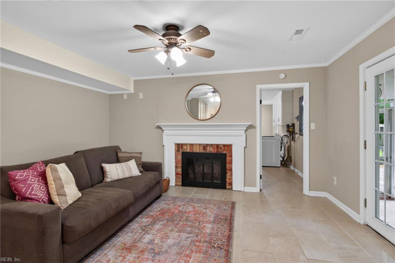 Photo 15 of 44 residential for sale in Hampton virginia