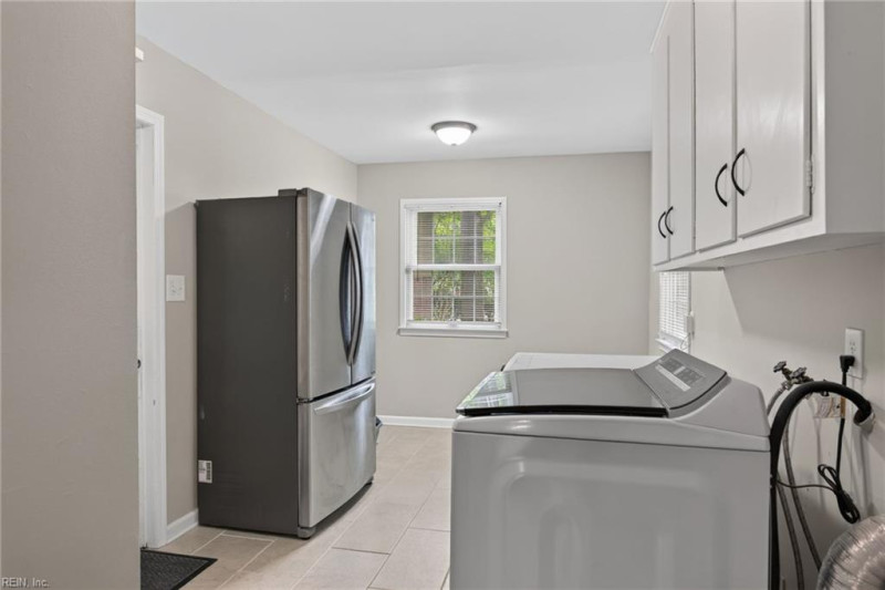 Photo 17 of 44 residential for sale in Hampton virginia