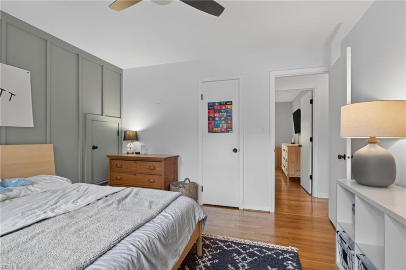 Photo 26 of 44 residential for sale in Hampton virginia
